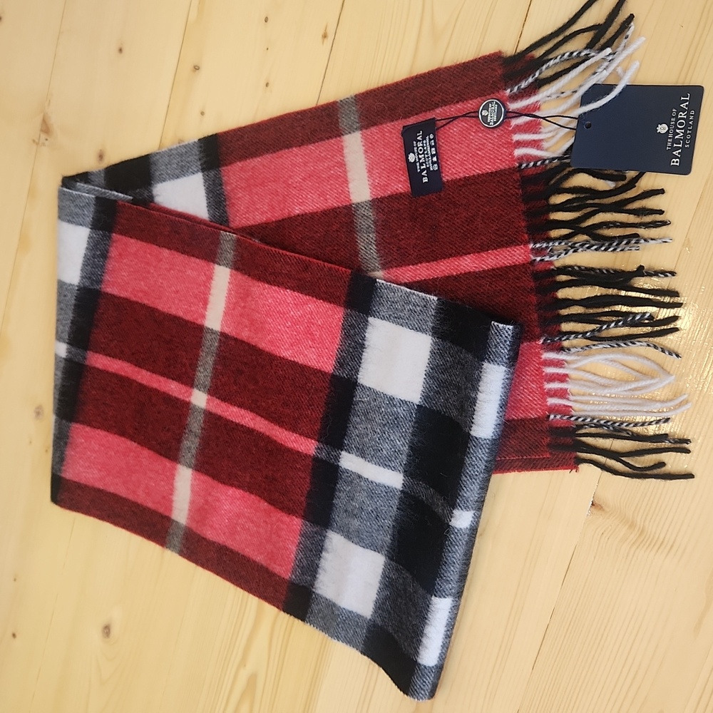 Balmoral Lambswool Scarf Gray Red Plaid Scotland